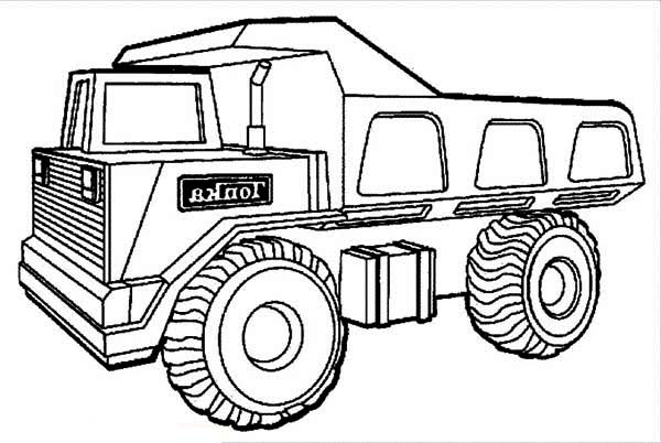 Un camion Tonka en pleine aventure sur un terrain accidenté