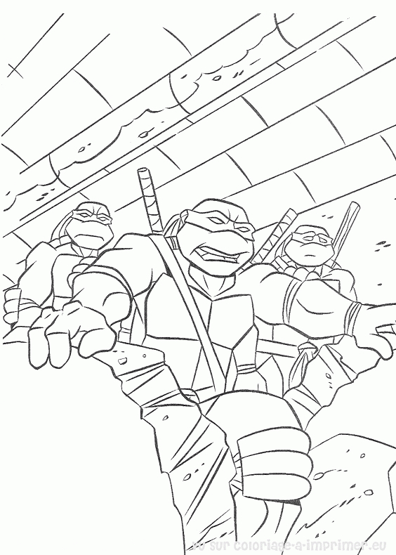Les Tortues Ninja en pleine action avec leurs armes emblématiques