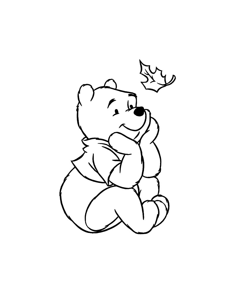 Winnie l'Ourson assis sous un arbre, entouré de ses amis