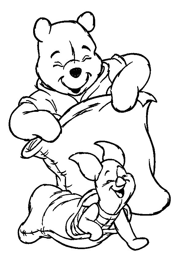 Winnie l'Ourson assis sur un tronc d'arbre, entouré de ses amis
