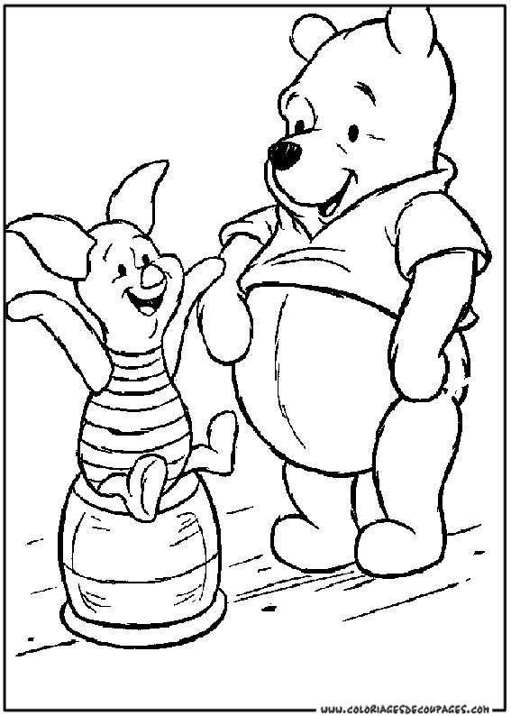 Winnie l'Ourson et ses amis se réunissent dans la forêt