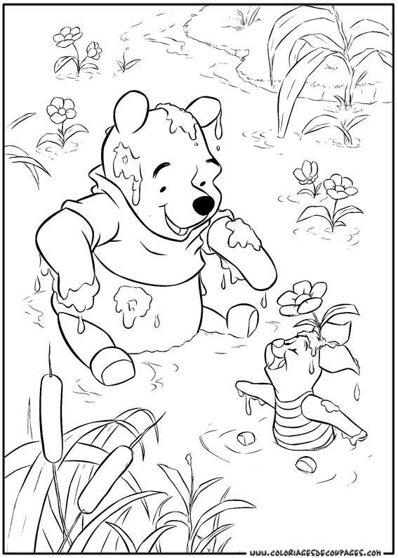 Winnie l'Ourson jouant avec ses amis dans la forêt