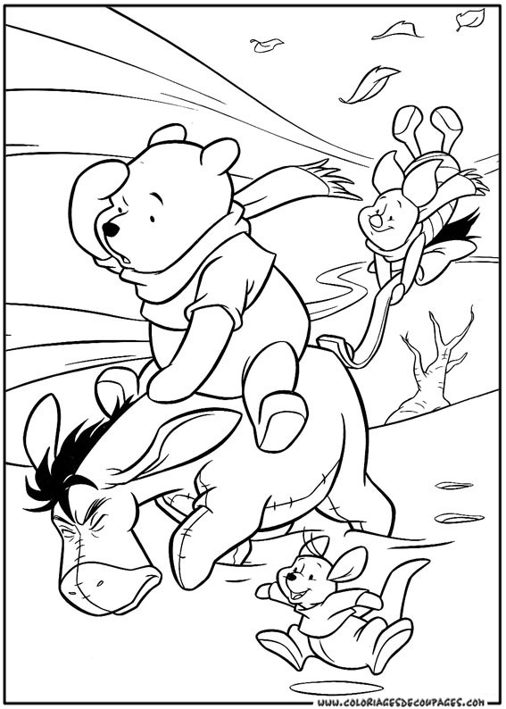 Winnie l'Ourson se repose sous un arbre