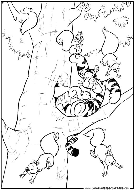 Winnie l'Ourson et ses amis au bord d'un arbre