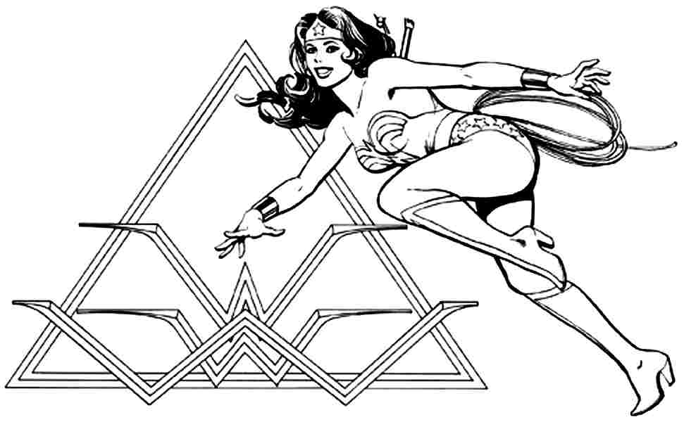 Wonder Woman prête au combat dans un décor héroïque